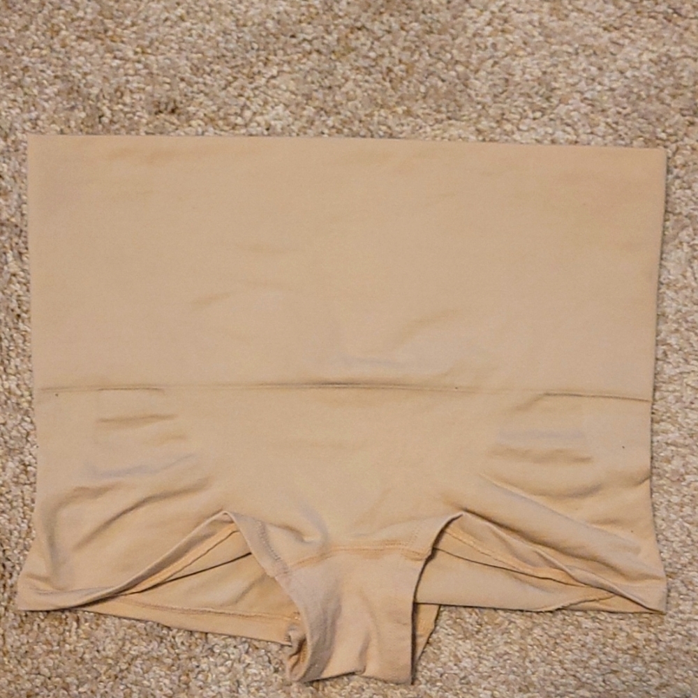 Larry Levin Shapewear Shorts Medium